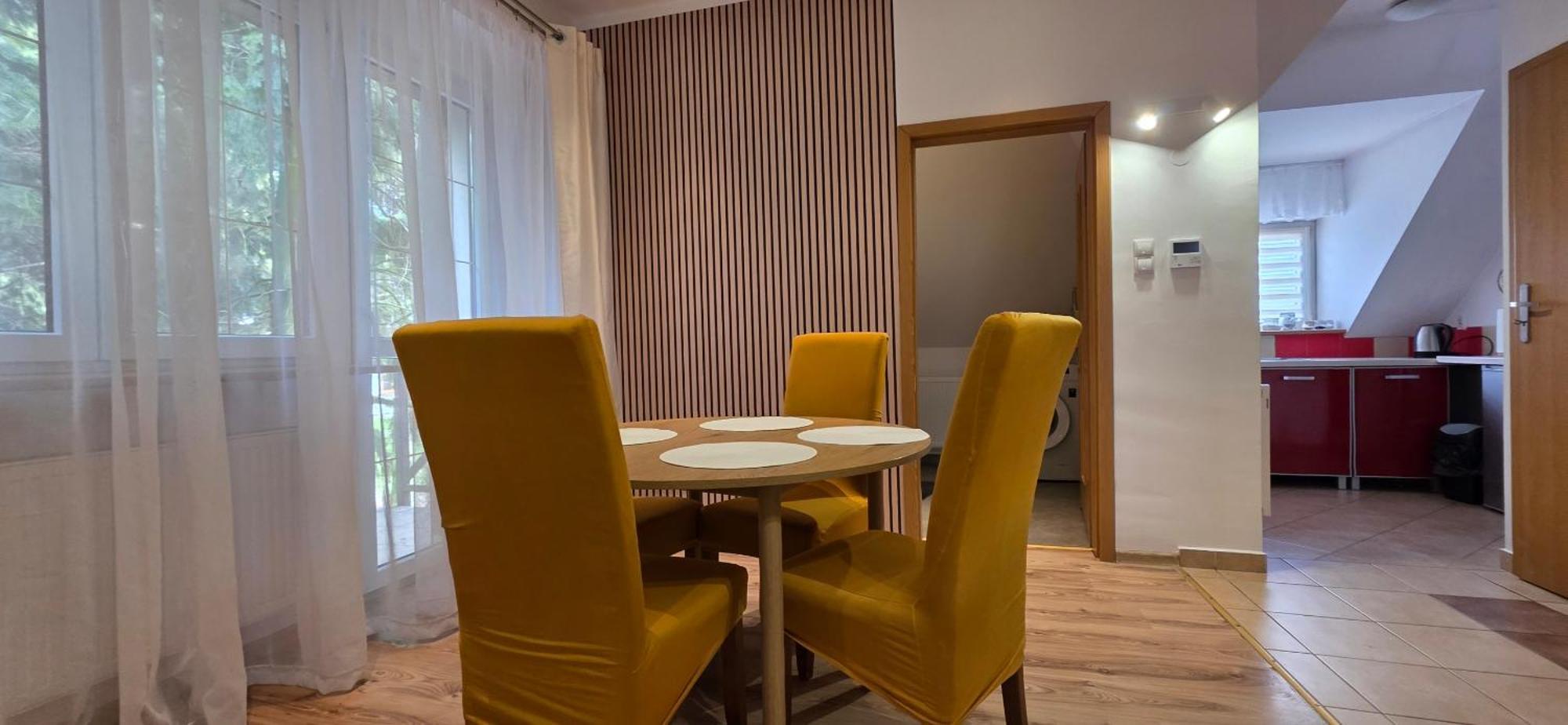 Appartement Cudowny Zakatek Z Ogrodem I Basenem à Bukwica  Extérieur photo