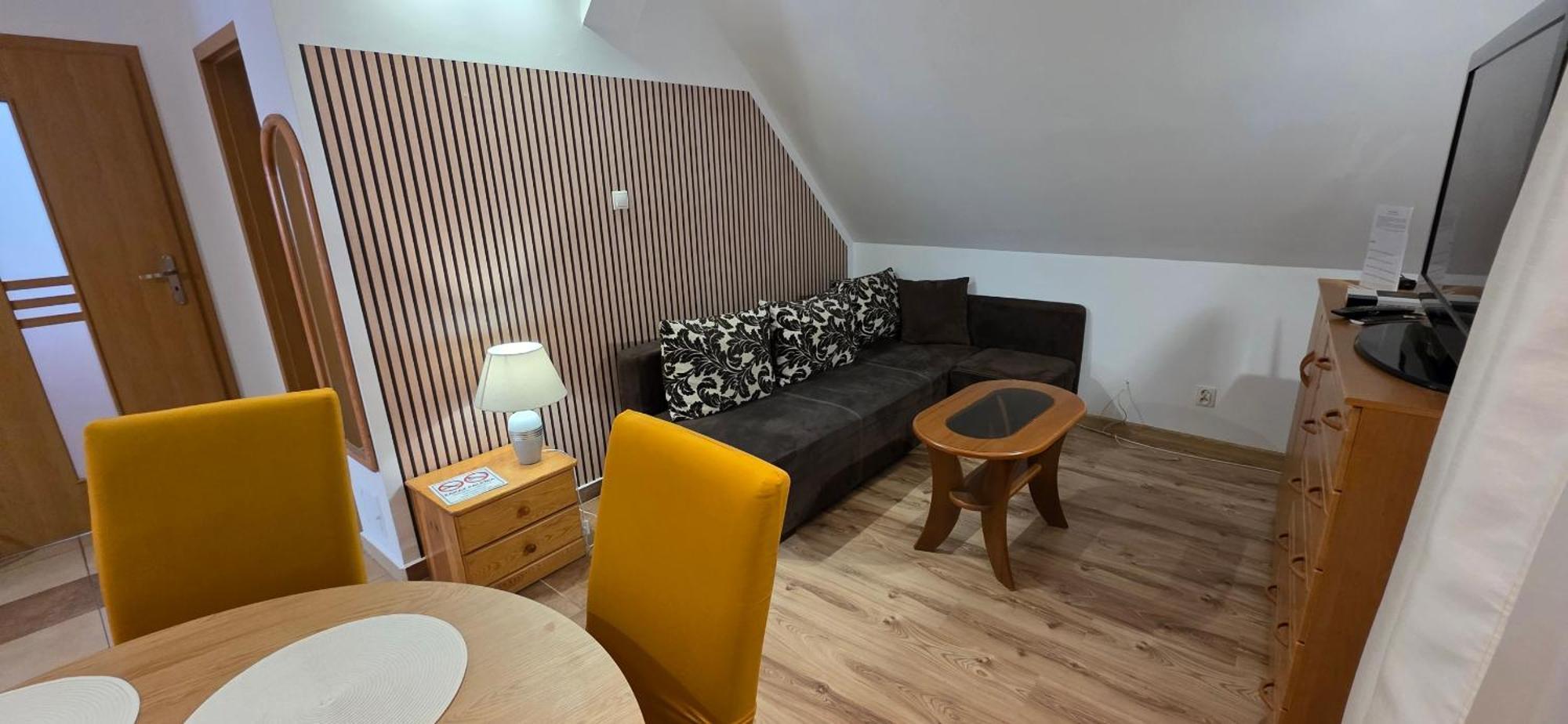 Appartement Cudowny Zakatek Z Ogrodem I Basenem à Bukwica  Extérieur photo
