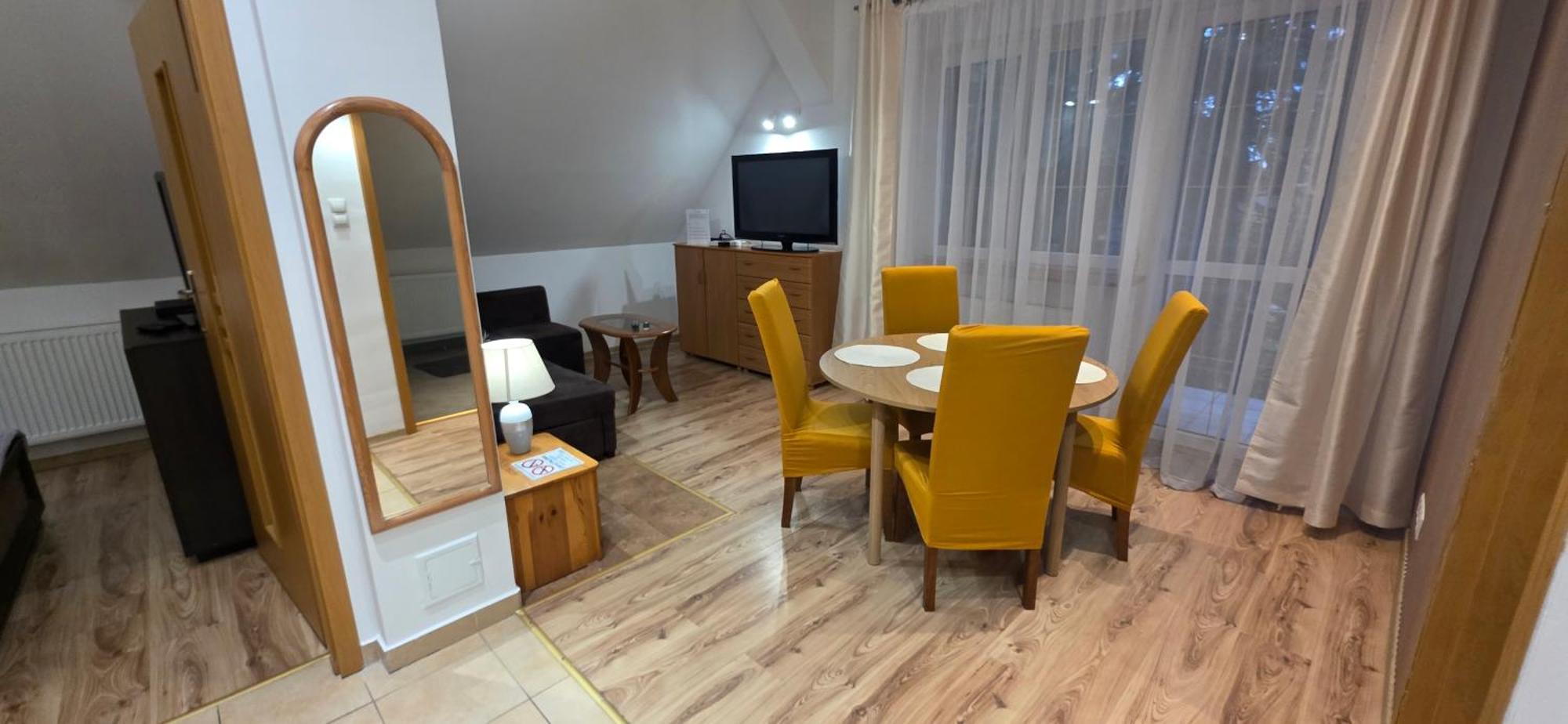 Appartement Cudowny Zakatek Z Ogrodem I Basenem à Bukwica  Extérieur photo