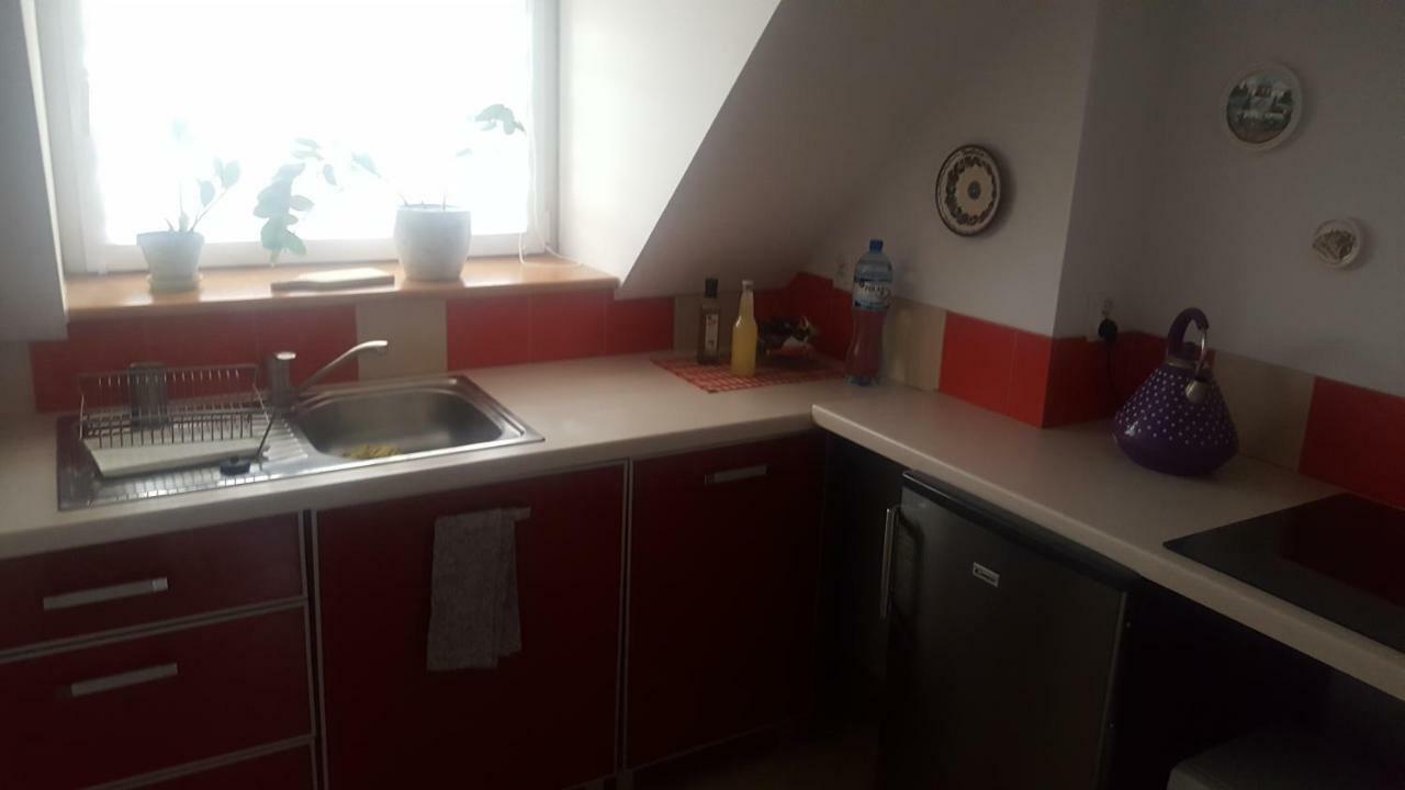 Appartement Cudowny Zakatek Z Ogrodem I Basenem à Bukwica  Extérieur photo