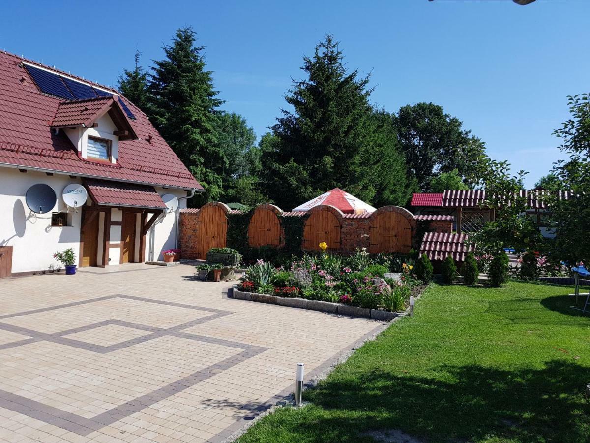 Appartement Cudowny Zakatek Z Ogrodem I Basenem à Bukwica  Extérieur photo